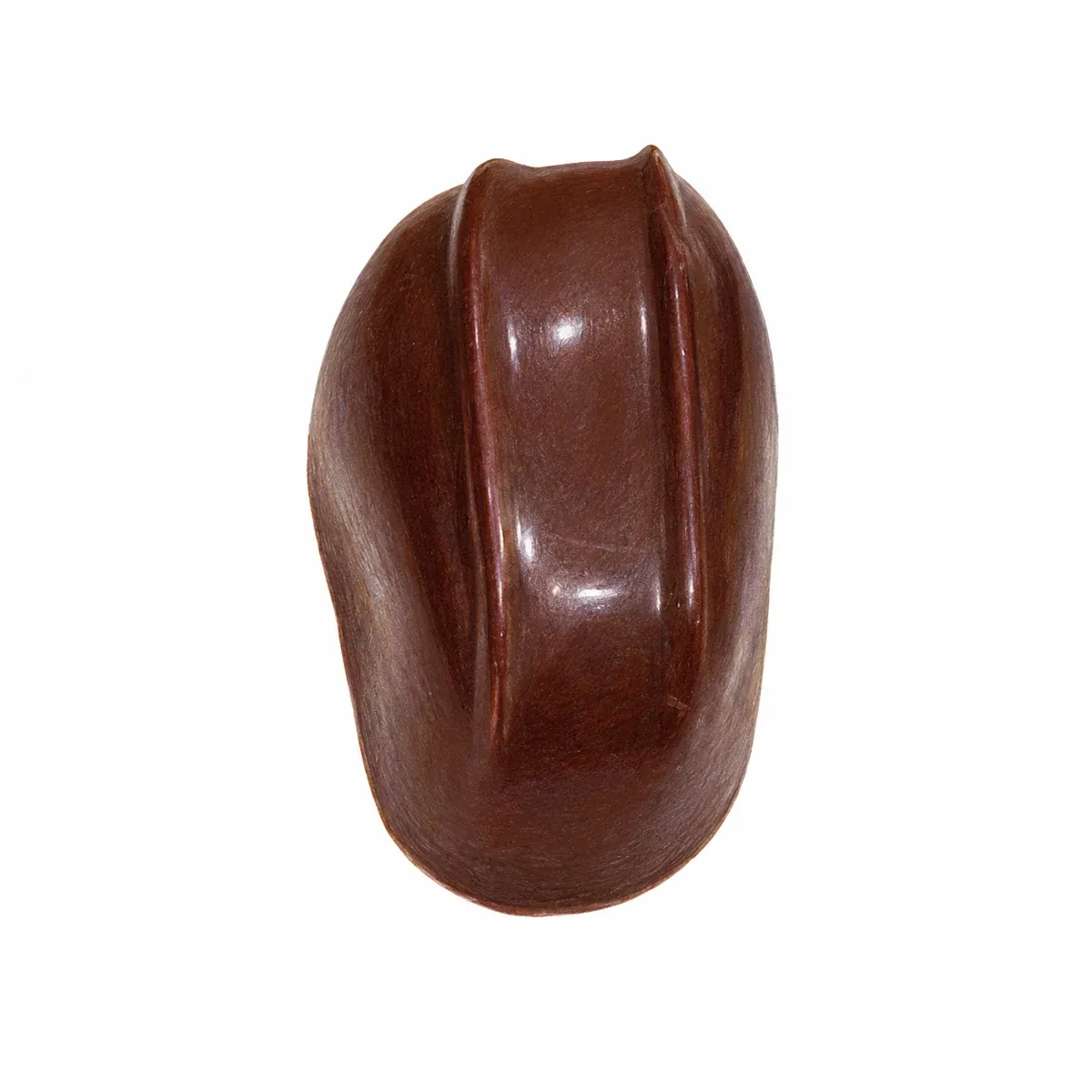 Praline artisanale en chocolat noir, de forme allongée, garnie d’un praliné noisette au riz soufflé.